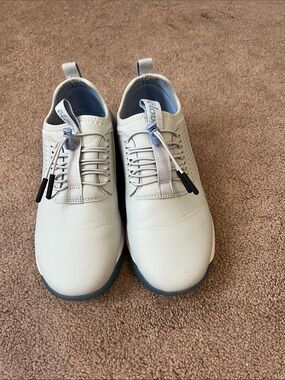 CLOVE Women's Classic Wide
Grey Matter size 6